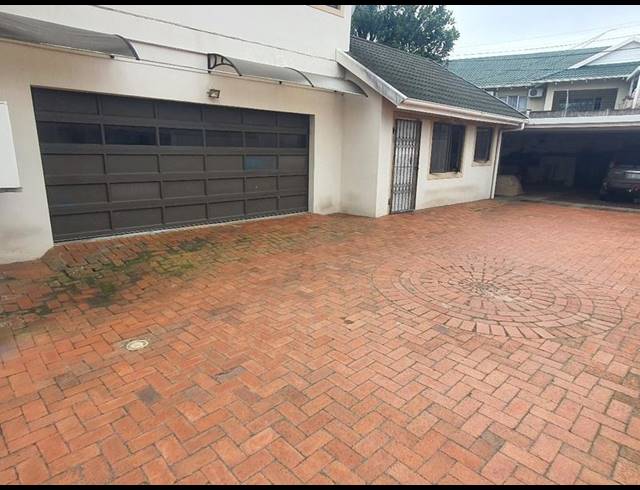 4 BEDROOM HOUSE FOR SALE IN SOMERSET PARK